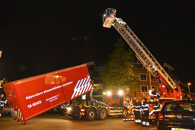 2017/101/20170514-01u08 GB 016 Zeer grote brand Breestraat BWK.jpg